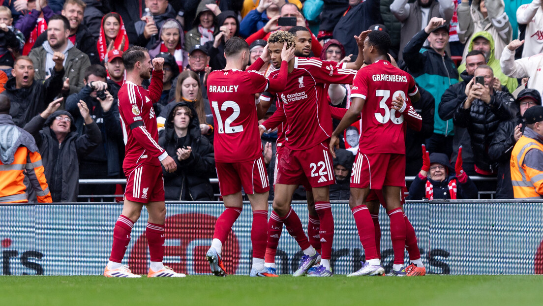 Ливерпул је непобедив, "црвенима" припао и дерби са Евертоном