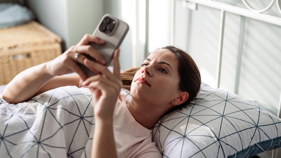 Prosečna odrasla osoba provede na telefonu 88 dana godišnje, pokazalo je istraživanje