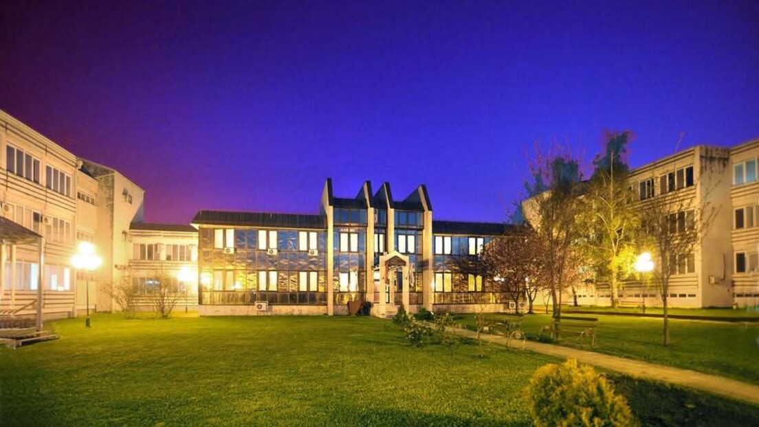 Декани Универзитета у Крагујевцу дали подршку ректору: Улазак запослених у Ректорат легитиман