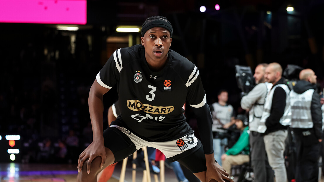 Ниликина напушта Партизан, Француз се сели у Атину