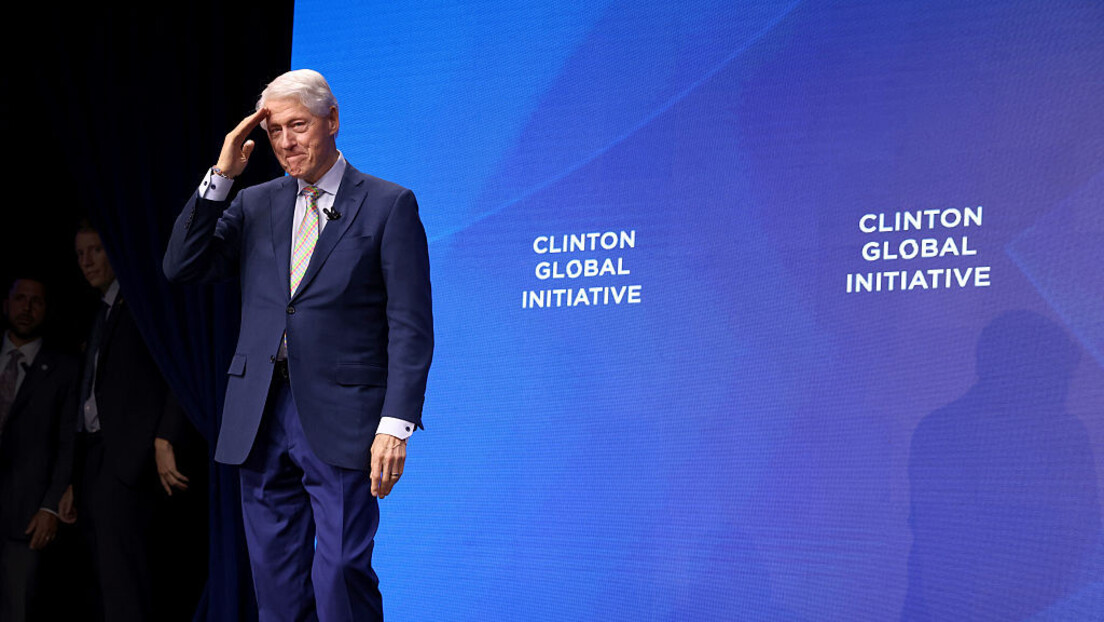 Кад је тешко, ту је Бил: Шта то раде Клинтон и Вјоса Османи