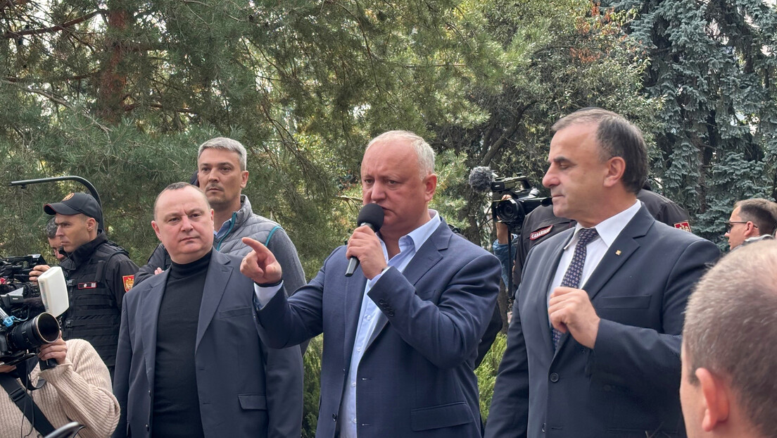 Протести у Кишињеву: Стотине људи изашло на улице након избора