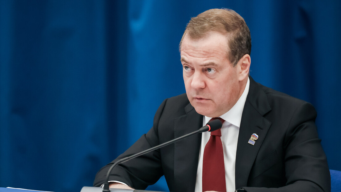 Medvedev upozorava na rast država sa nuklearnim oružjem