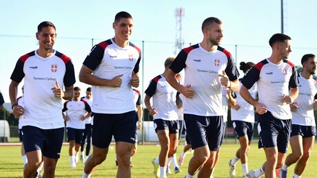 "Орлови" одрадили први тренинг пред наставак квалификација, у Старој Пазови и посебни гости