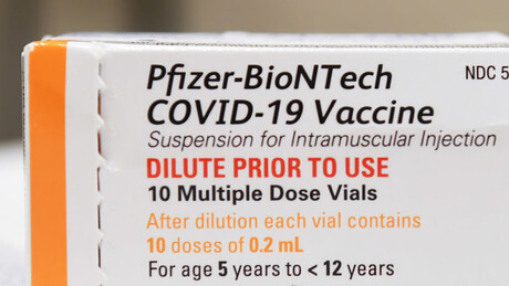 Драма око ковид вакцина у САД: Трамп захтева одговоре од "Фајзера"