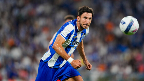 Nikolić pravi srpsku koloniju u Atini: AEK doveo i Grujića