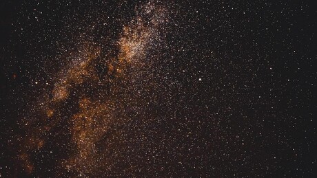 Promena paradigme - primećena crna rupa nastala odmah nakon Velikog praska