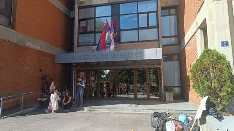 Петиција за нормализацију рада Филозофског факултета у НС: Факултет није база за политичко деловање