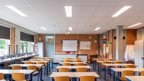 Британска школа кршила прописе: Зашто је забрањен рад за "Бритиш академи" у Подгорици