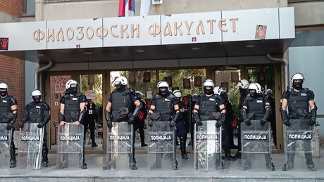 Na Filozofskom fakultetu u Novom Sadu od sutra ispitni rok: Policija izlazi iz zgrade