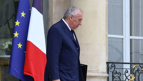 Politička kriza u Francuskoj: U parlamentu danas glasanje o poverenju vladi Fransoa Bajrua