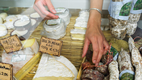 Безубе мере и месечарење: Британска забрана меса и сира из ЕУ без ефекта