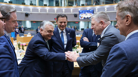 Орбан о састанцима у ЕУ: Само два човека нису на телефонима