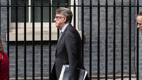 Пресудио му Епстин: Британски амбасадор из САД иде кући