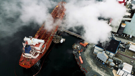 "Fajnenšel tajms": SAD će pozvati G7 da uvedu visoke carine Kini i Indiji zbog kupovine ruske nafte