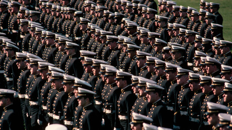 Као лош филм: Академија у локдауну, претња из родитељске куће и одбрана парадном пушком