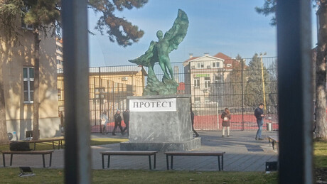 Министарство просвете: Уводе се привремeне мере у Ваздухопловној академији