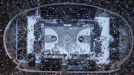 Црно-бели спектакл под отвореним небом – Партизан бољи од ПАОК-а на Ташу