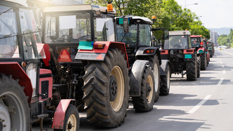 Протест пољопривредника у Новом Саду: Тврде да Влада није испунила обећања из претходних договора