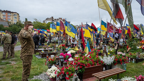 Како наплатити за сваког погинулог Украјинца: Зеленски, размажено дериште Европе