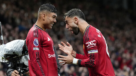 Istorijski crveni kartoni, golovi, pljusak, rovovska borba – Junajted savladao Čelsi