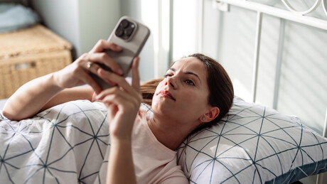 Prosečna odrasla osoba provede na telefonu 88 dana godišnje, pokazalo je istraživanje