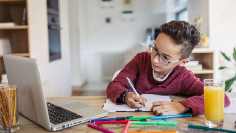 Руски психолог објаснио како правилно користити АИ у процесу учења и израде домаћих задатака