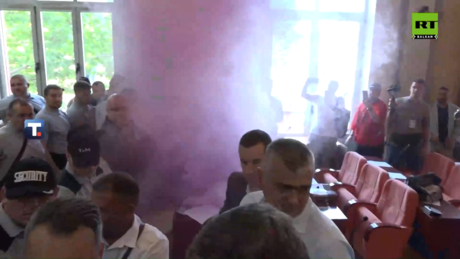 Nakon incidenata i dimne bombe: Izabran gradonačelnik i predsednik zaječarksog parlamenta  (VIDEO)