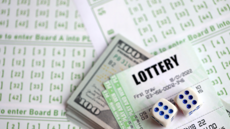 Žena osvojila 150.000 dolara na lutriji, dobitnu kombinaciju joj dao ČetGPT