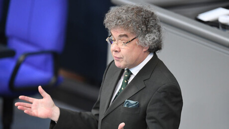 Кажњен јер не жели да се одрекне Русије: Свирам за јапанског цара, разговарам са Путином