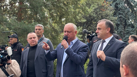 Протести у Кишињеву: Стотине људи изашло на улице након избора