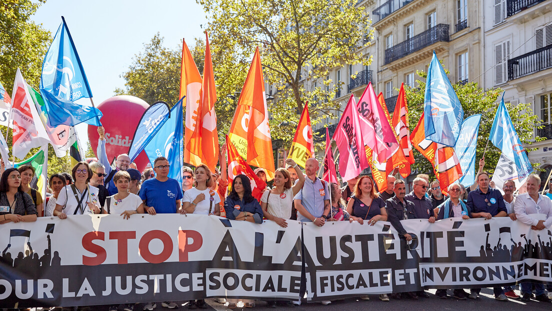 Novi protesti u Francuskoj: Blokirane škole i fabrike, traži se ostavka Makrona