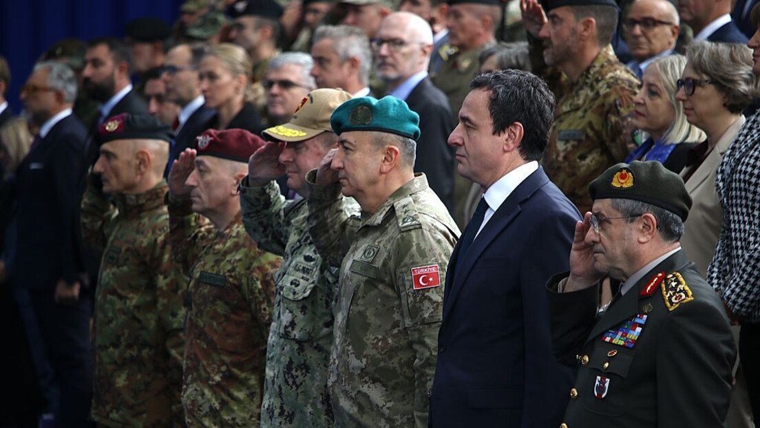 Баша као уљез: Шта се десило на церемонији КФОР-а у Приштини (ФОТО)