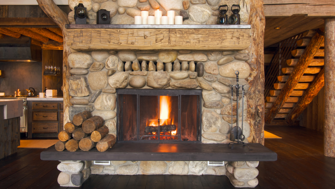 Moderne, ali opasne: Peći na drva su jednako štetne po zdravlje kao i cigarete, upozoravaju stručnjaci