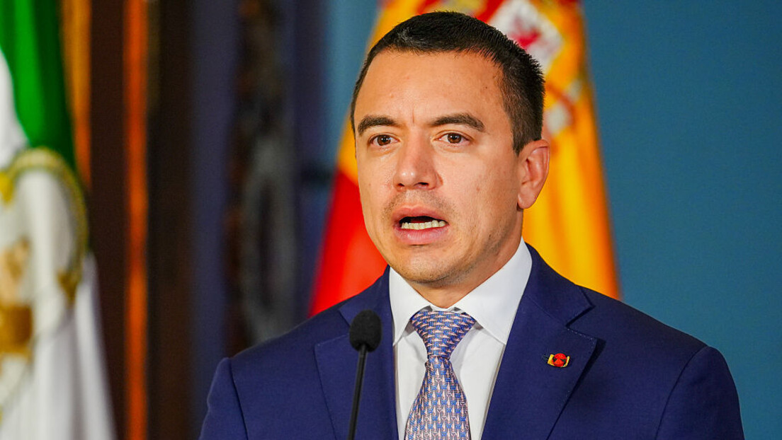 Sumnja na atentat: Kamenovan automobil predsednika Ekvadora usred masovnih protesta