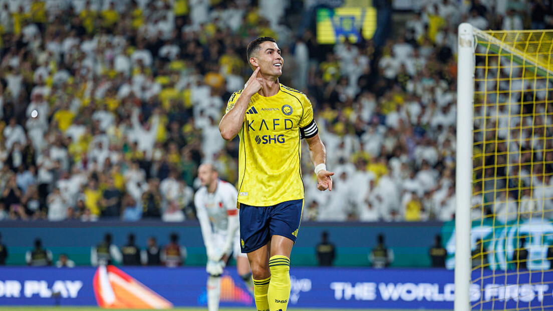 Кристијано Роналдо, први фудбалер-милијардер