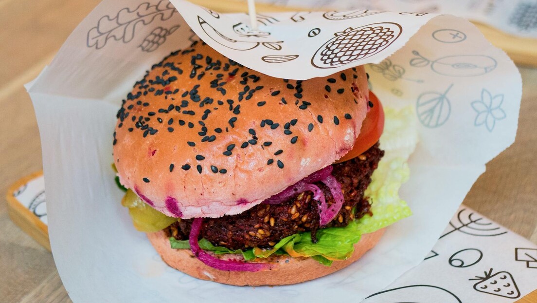 Европски парламент тражи забрану назива попут "бургер" и "бифтек" за биљне производе