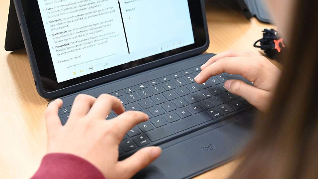 Muke sa novim tehnologijama: Znaju li nastavnici koga ocenjuju – učenike ili veštačku inteligenciju