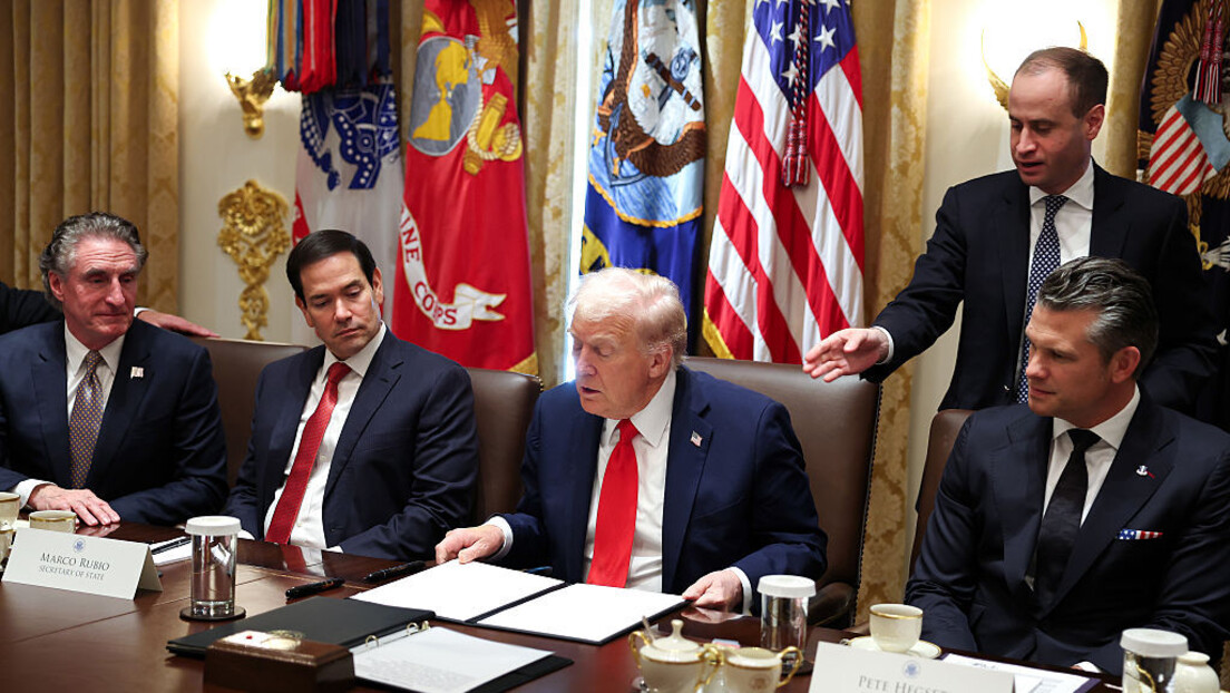 Трамп иде на Блиски исток: Постигли смо мир, Русија и Украјина су следеће