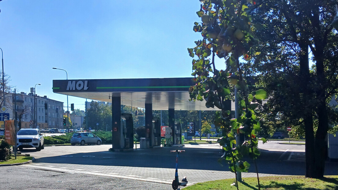 Сијарто: Мађарски МОЛ ће повећати испоруке Србији након америчких санкција НИС-у