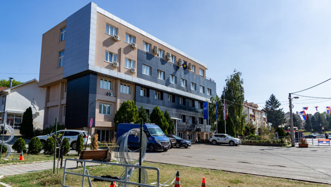 Ухапшена двојица мушкараца због покушаја отмице девојчице на КиМ