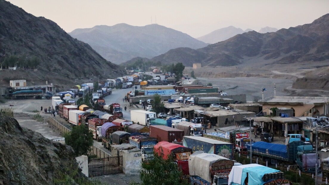 Поново се разбуктавају непријатељства: Више погинулих у сукобима на граници Пакистана и Авганистана