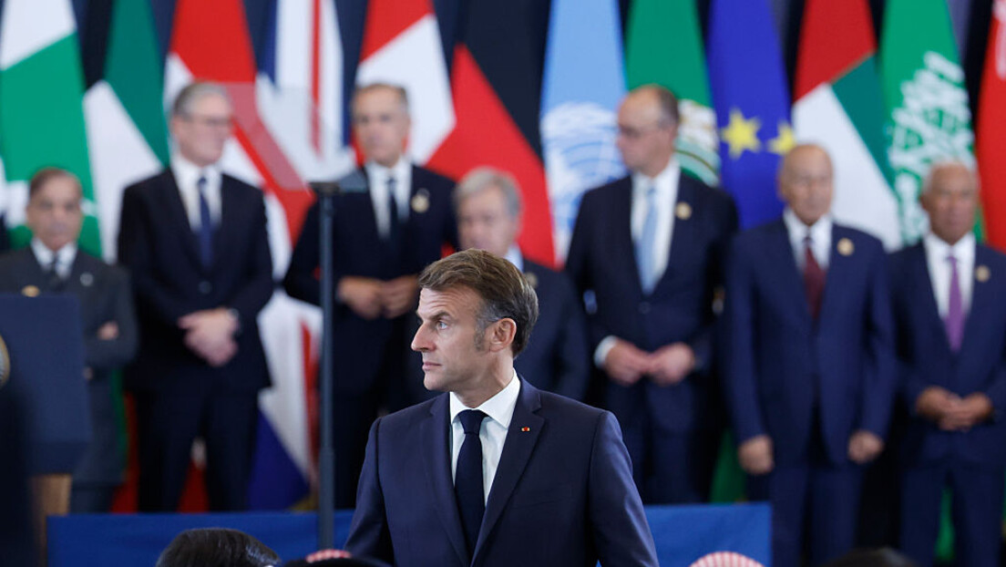 Фејдоова комедија у Јелисејској палати: Макрон је дотакао само дно