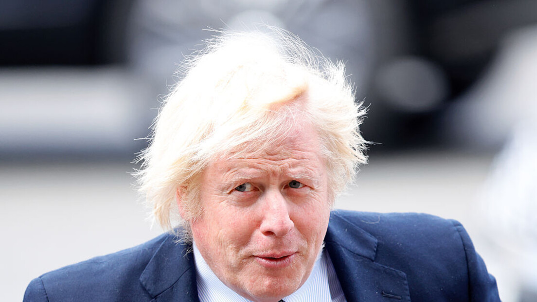 Boris Džonson oduševljen veštačkom inteligencijom: Priznao da mu pomaže u pisanju knjiga