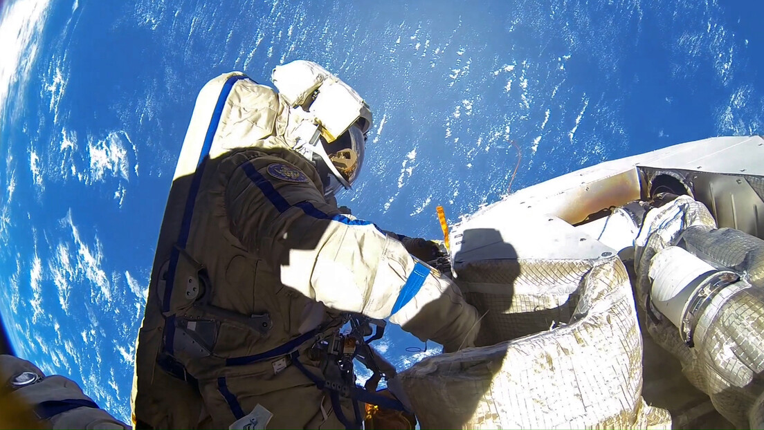 Ruski kosmonauti prvi put u 2025. godini izašli u otvoren kosmos (VIDEO)