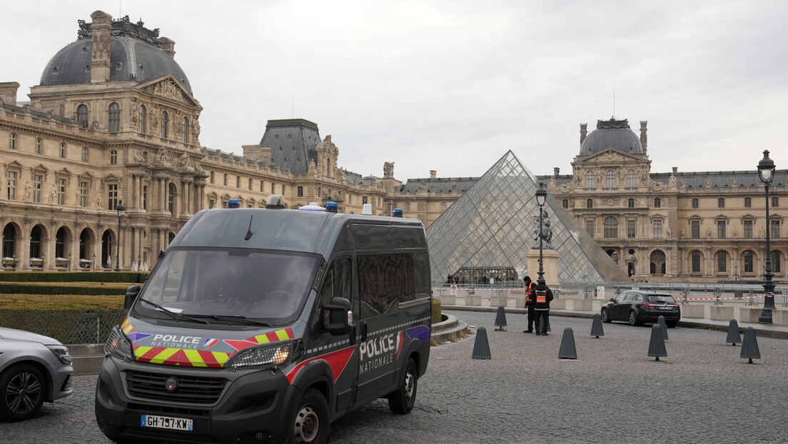 Prvi snimak pljačke u Luvru: Lopovi za sedam minuta ukrali vredan nakit (VIDEO)