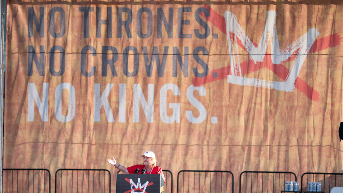 Kako je "kralj Tramp" odgovorio na demons(t)racije AI videom