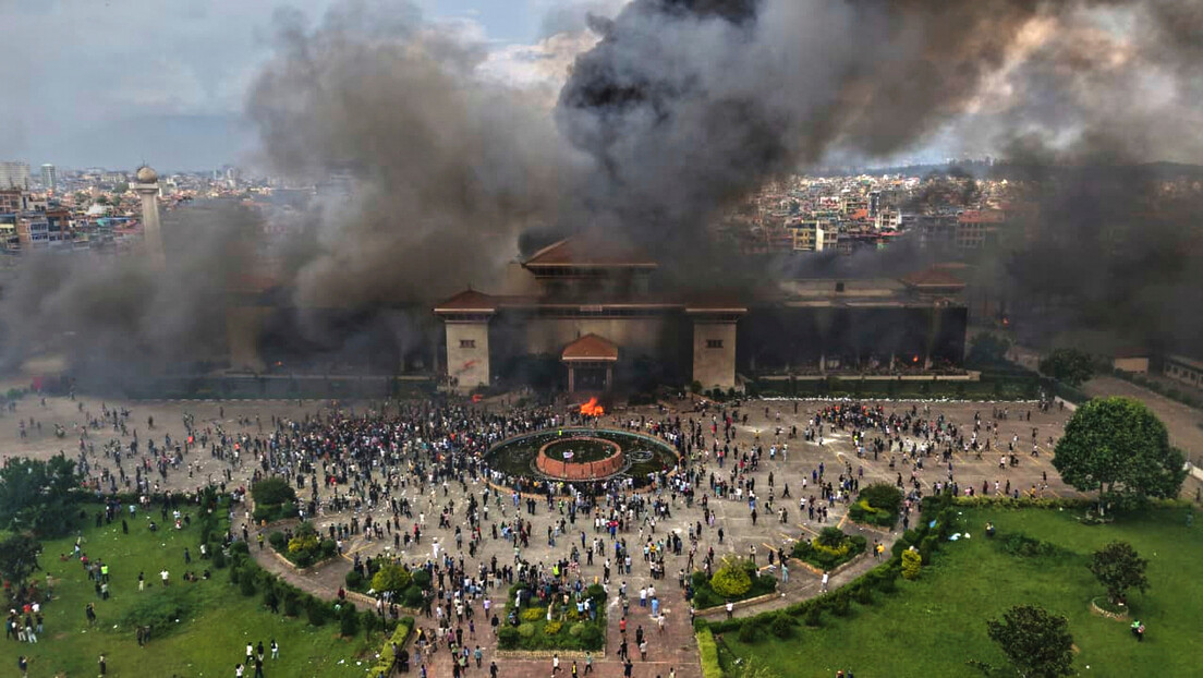 Шеф СВР упозорава: Запад користи нову методу инспирисања протеста на примеру Србије, Непала и Марока