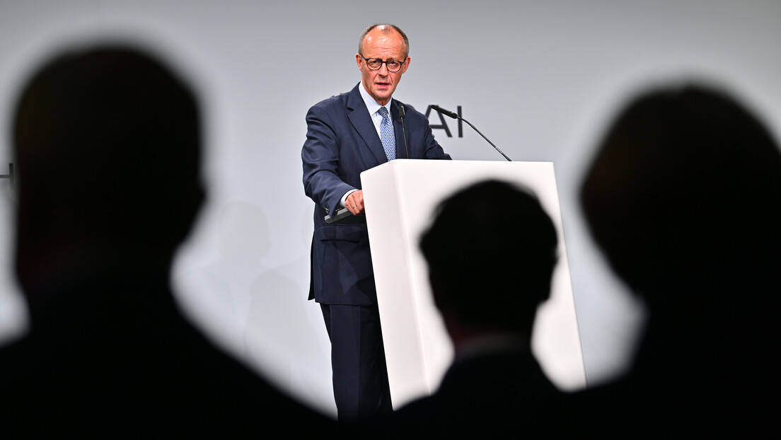 Мерц говорио о "изгледу градова" због миграната: Питајте ћерке, оне ће знати на шта мислим