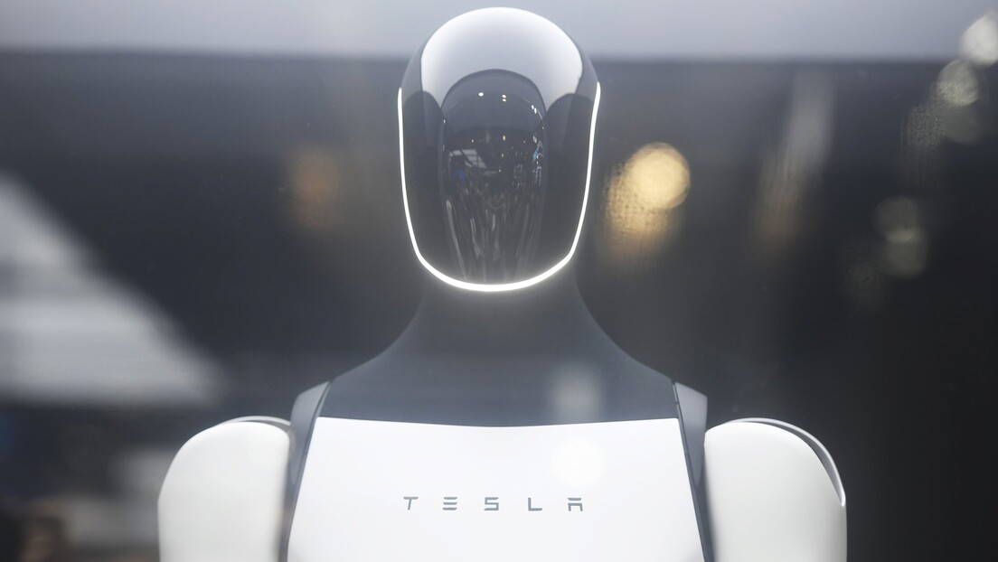 Илон Маск прави своју армију робота: Стижу милиони "Оптимуса", неки ће бити хирурзи